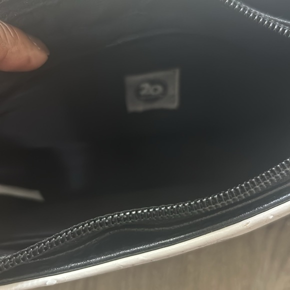 Hand Bag - Picture 2 of 5